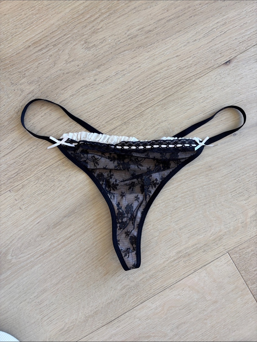 Victoria’s Secret French Maid lingerie - Picture 10 of 11